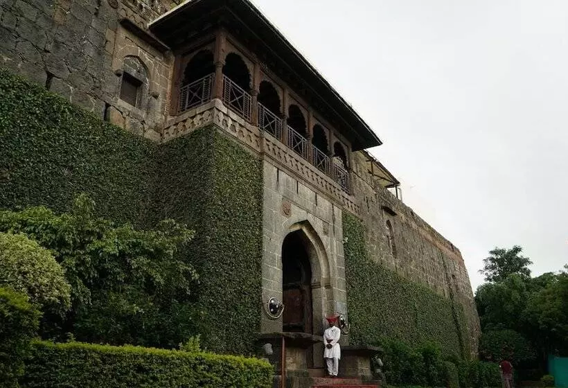 Hotelli Fort Jadhavgadh   A Gadh Heritage