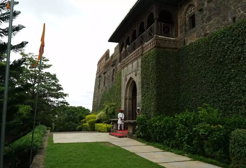 Hotelli Fort Jadhavgadh   A Gadh Heritage