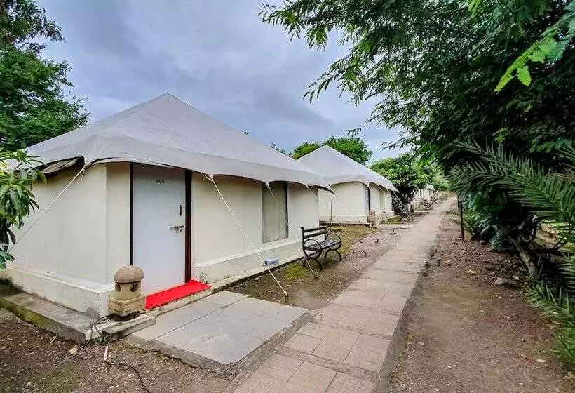 Hotelli Fort Jadhavgadh   A Gadh Heritage