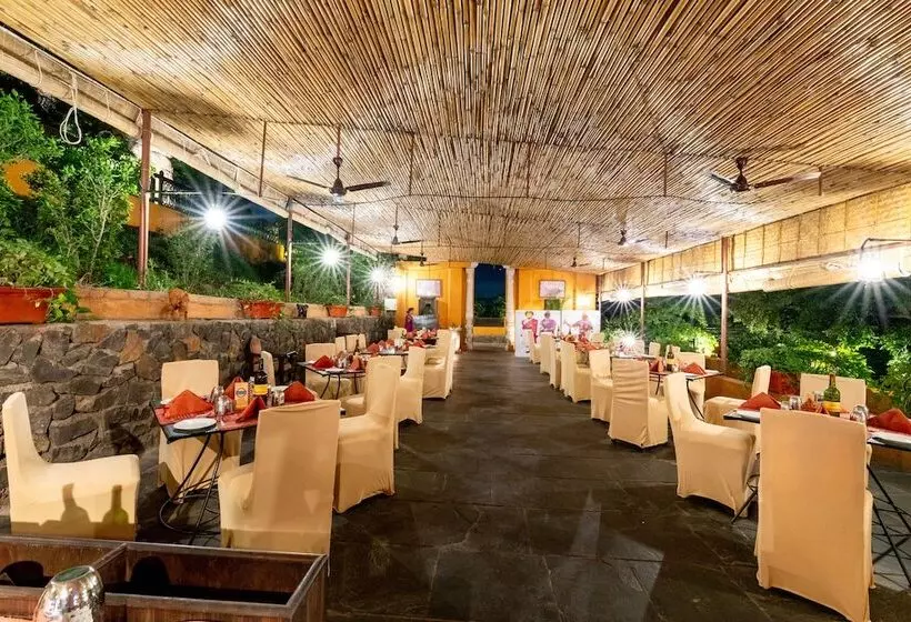 Hotelli Fort Jadhavgadh   A Gadh Heritage