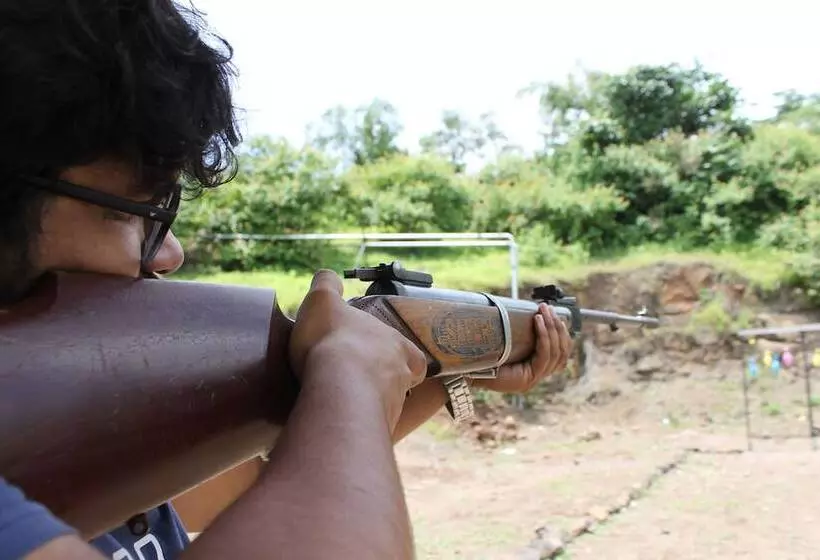 Hotelli Fort Jadhavgadh   A Gadh Heritage