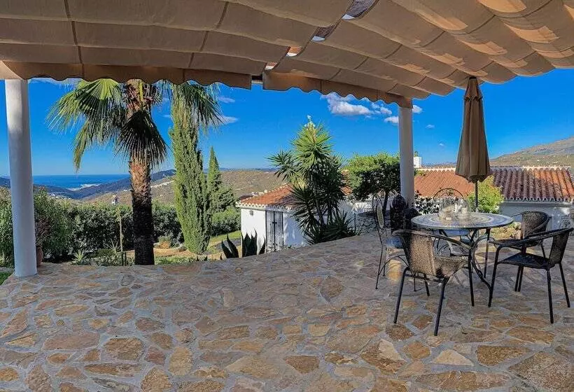 Hotelli Casa Rural Cómpeta Piscina Barbacoa Y Vista