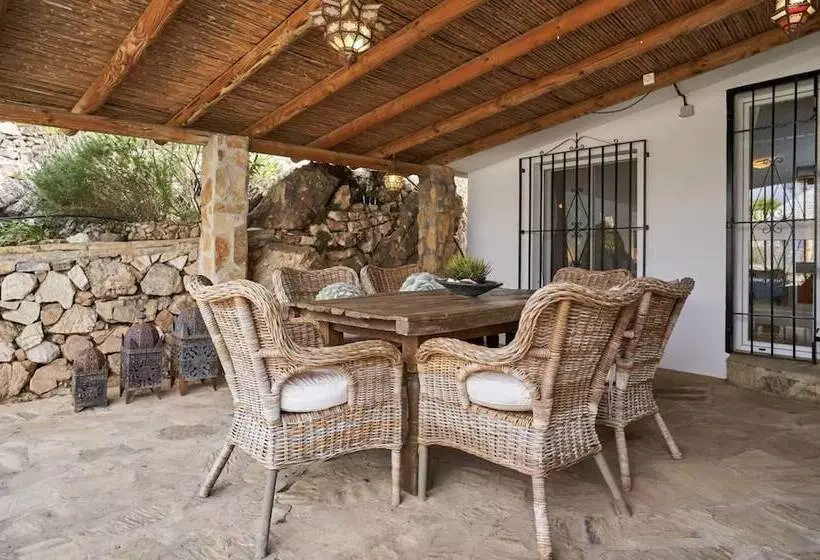Hotelli Casa Rural Cómpeta Piscina Barbacoa Y Vista