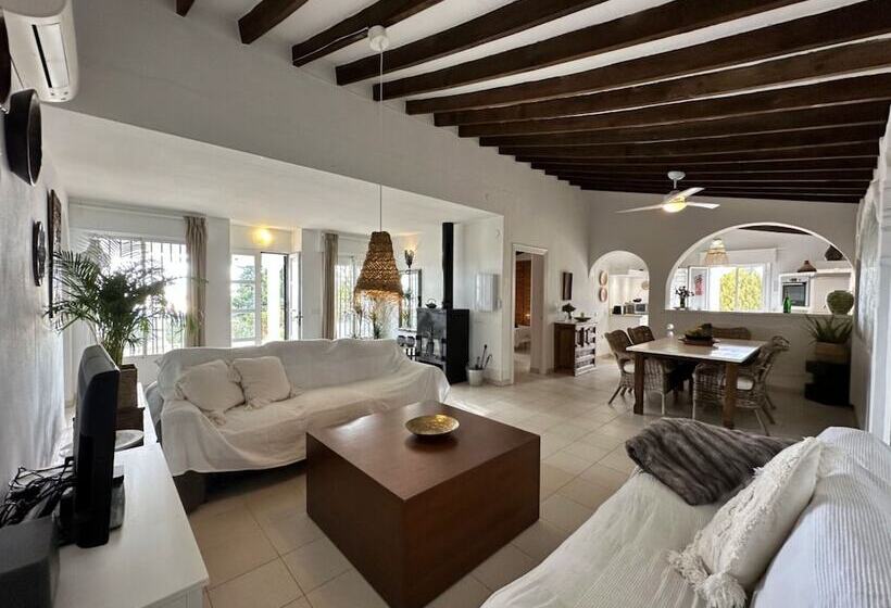 Отель Casa Rural Cómpeta Piscina Barbacoa Y Vista