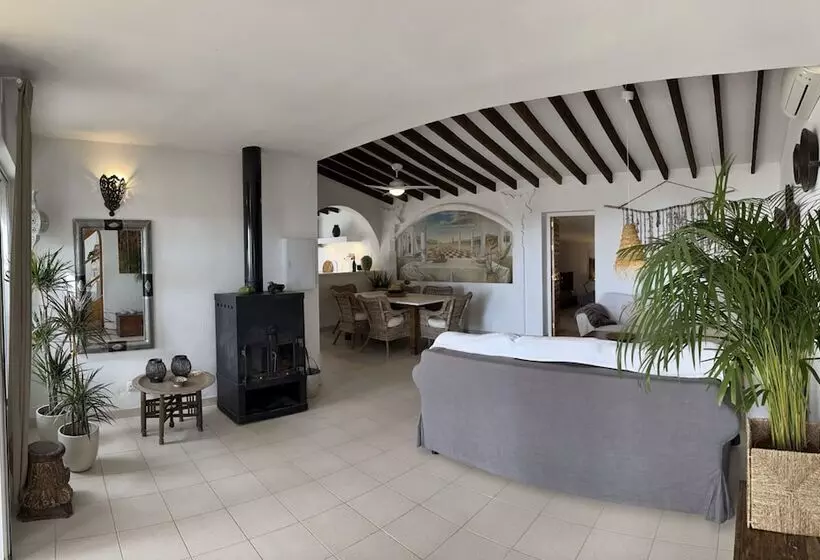 Hotelli Casa Rural Cómpeta Piscina Barbacoa Y Vista
