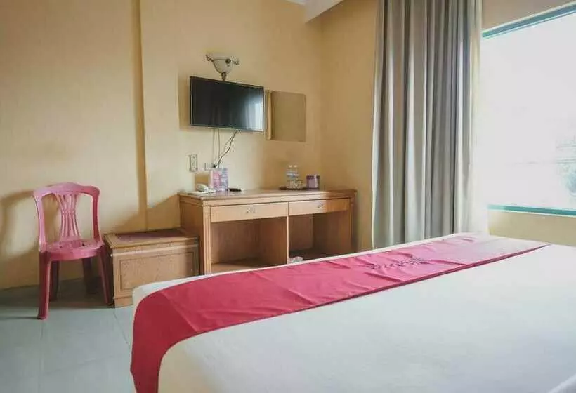 هتل Reddoorz Plus Near Tugu Tari Thehok Jambi