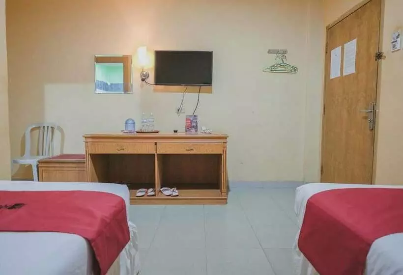 هتل Reddoorz Plus Near Tugu Tari Thehok Jambi