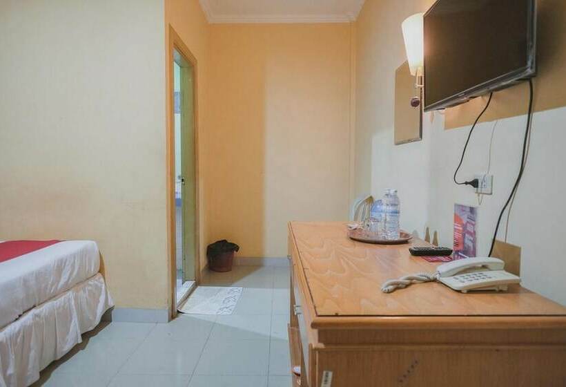 Hotel Reddoorz Plus Near Tugu Tari Thehok Jambi