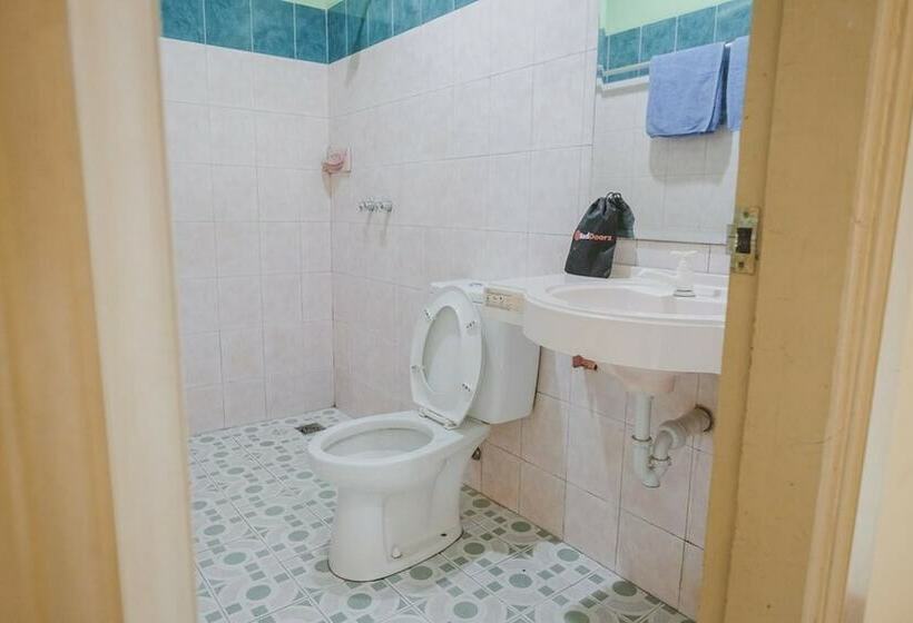 Hotel Reddoorz Plus Near Tugu Tari Thehok Jambi