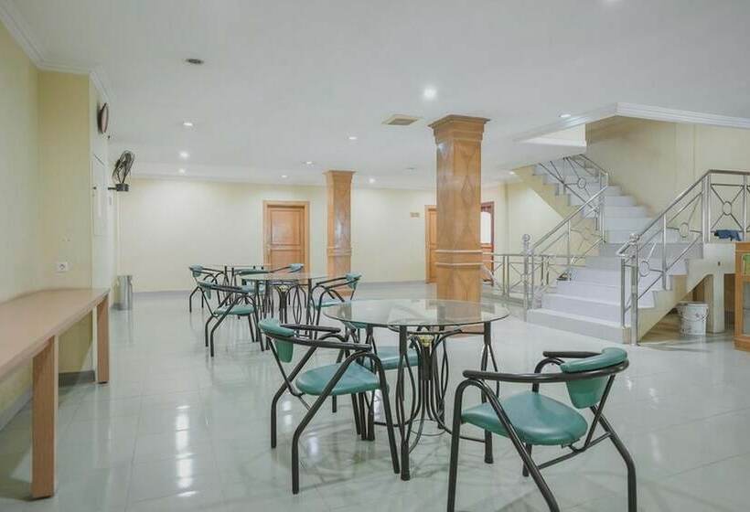 Hotel Reddoorz Plus Near Tugu Tari Thehok Jambi