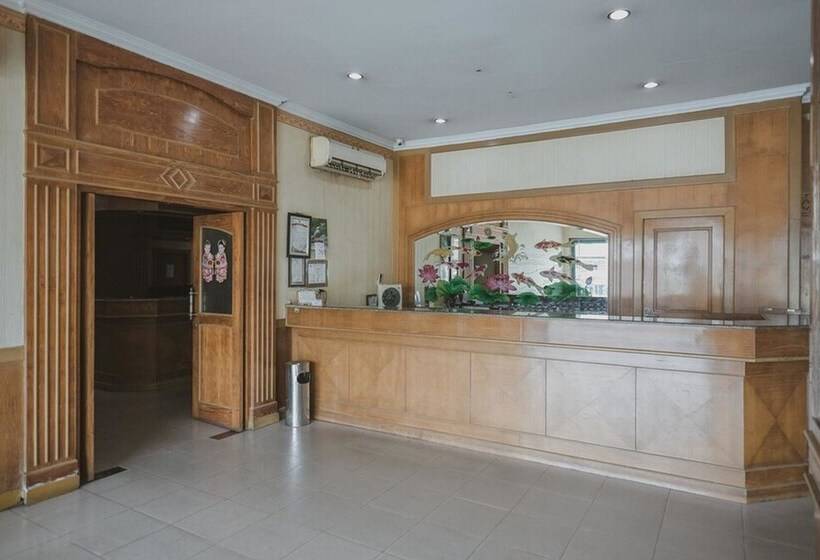 Hotel Reddoorz Plus Near Tugu Tari Thehok Jambi