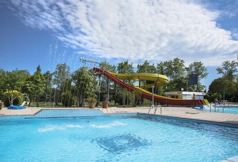 Отель Victoria Mobilehome In Centro Vacanze San Francesco