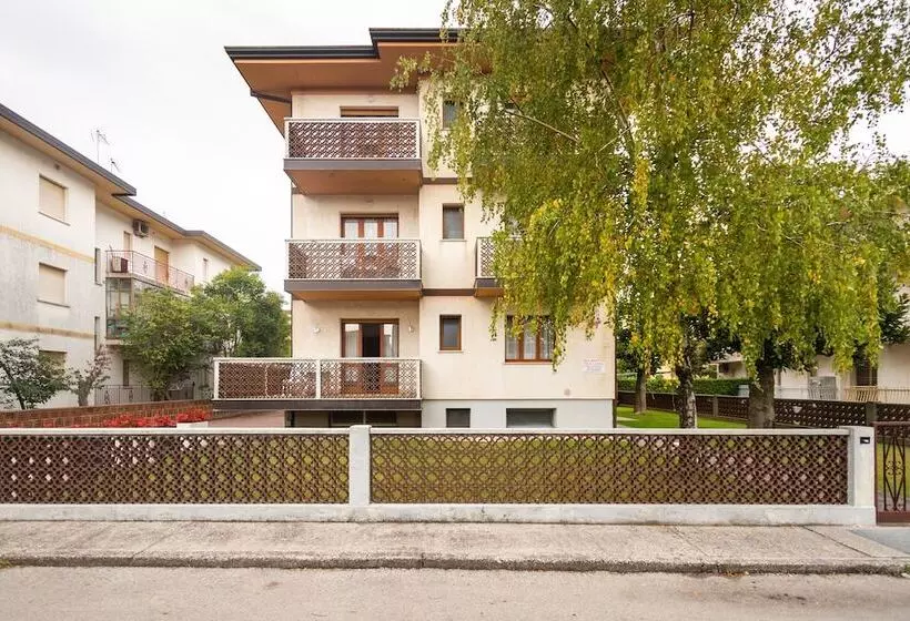 پانسیون Villa Alpi