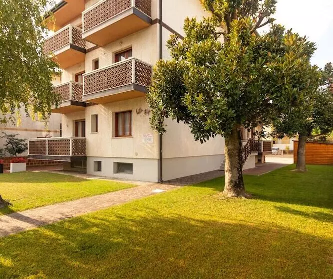 پانسیون Villa Alpi