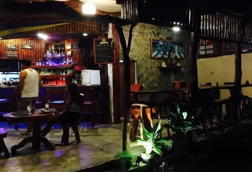 تختخواب و صبحانه Hr Hotel Bar And Restaurant