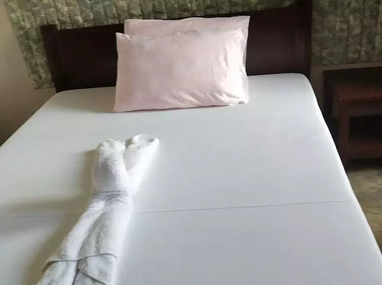 تختخواب و صبحانه Hr Hotel Bar And Restaurant