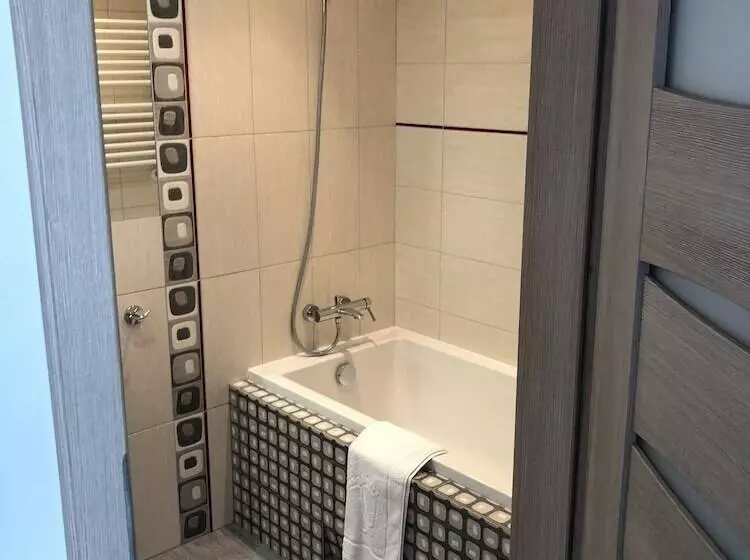 هتل Apartament F&j 35