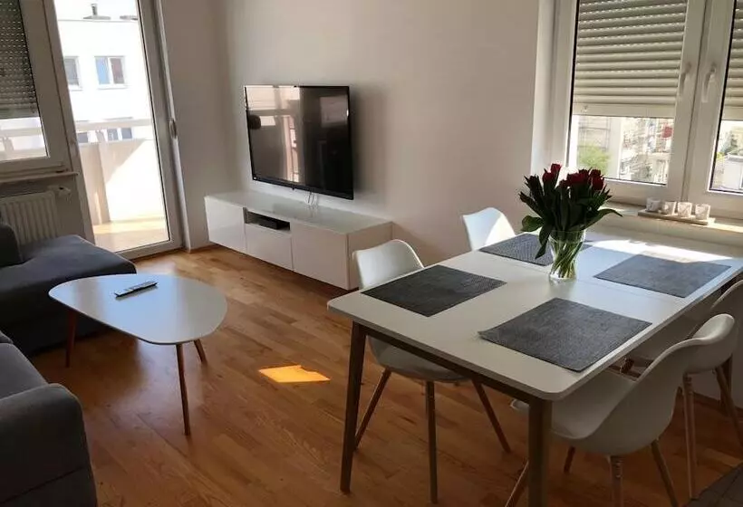 هتل Apartament F&j 35