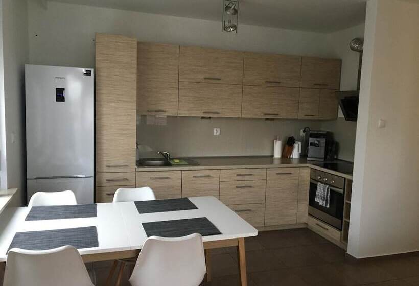 Hotelli Apartament F&j 35