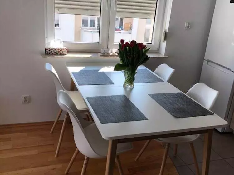 هتل Apartament F&j 35