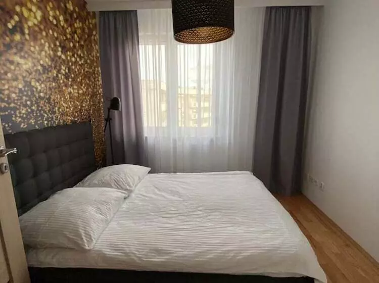 هتل Apartament F&j 35
