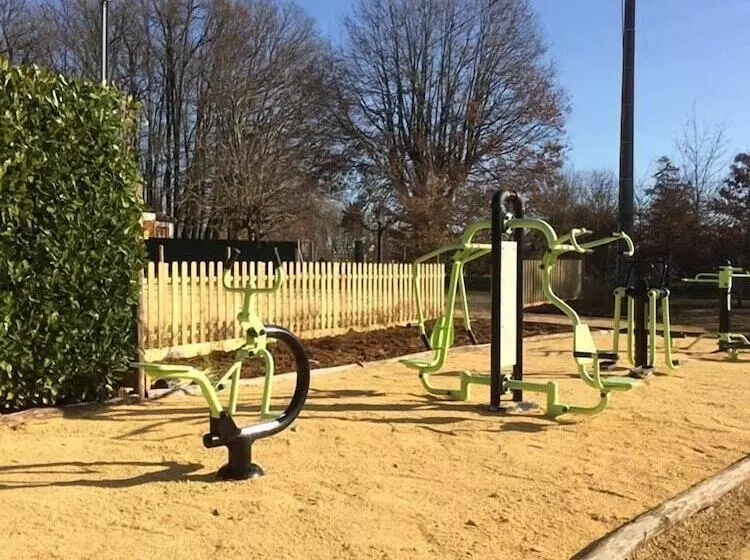 ホテル Camping Les Poutiroux   Mobilhome