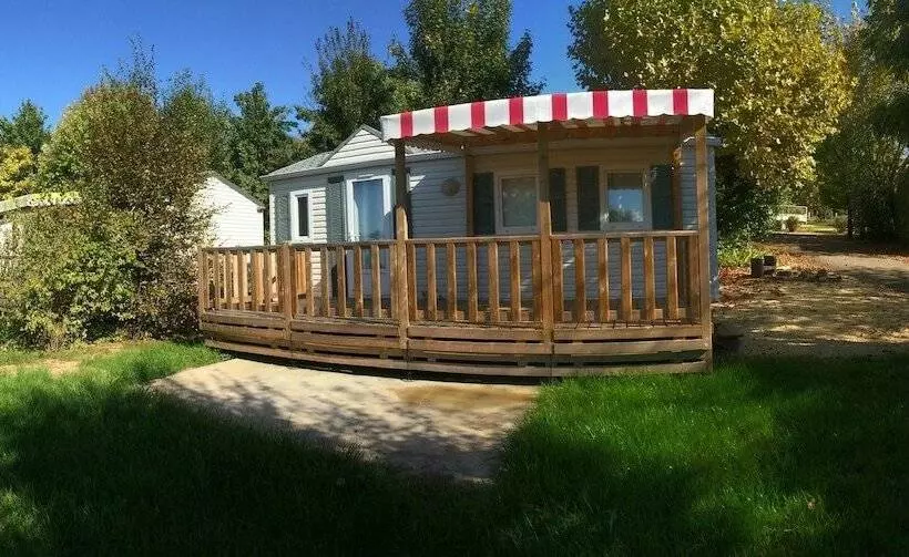 ホテル Camping Les Poutiroux   Mobilhome