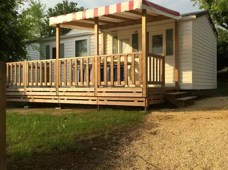 ホテル Camping Les Poutiroux   Mobilhome