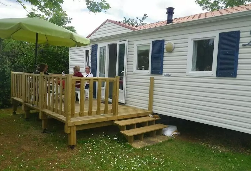 ホテル Camping Les Poutiroux   Mobilhome