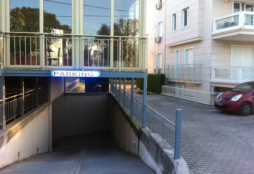 ホテル Cybele Kifisia Apartments