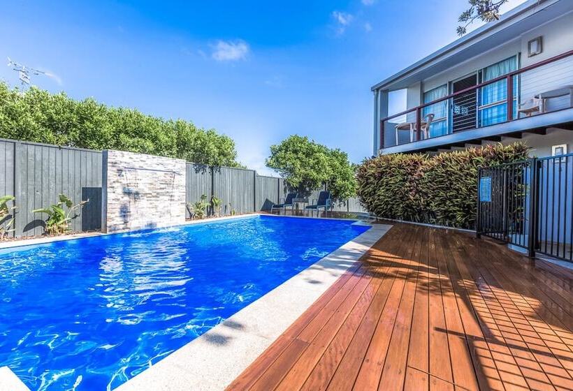 Lyrona 3/35 Avocet Parade