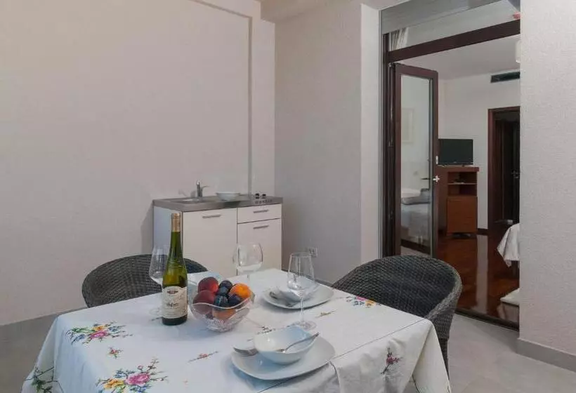 ペンション Luxury Rooms Near The Beach