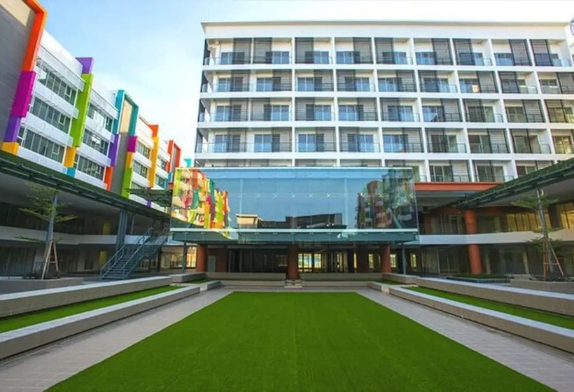 Pensión Stay Awhile At Aeropod Sovo Studio