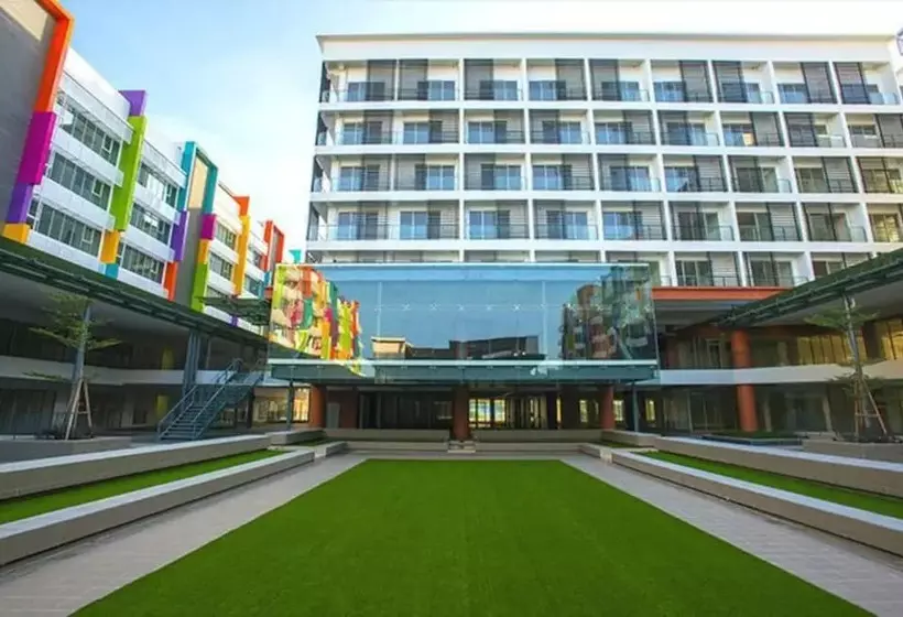 Majatalo Stay Awhile At Aeropod Sovo Studio