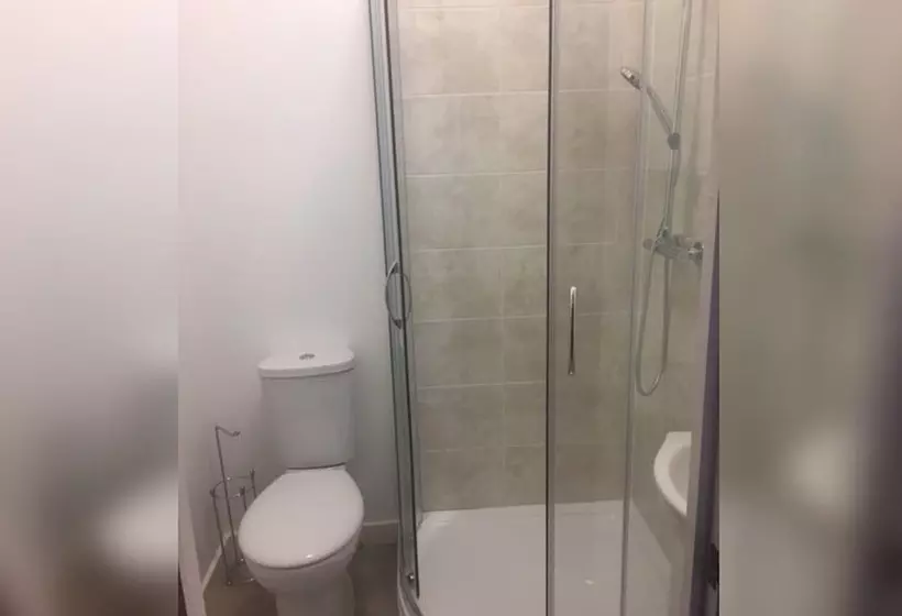 Majatalo Town House @ Richmond St