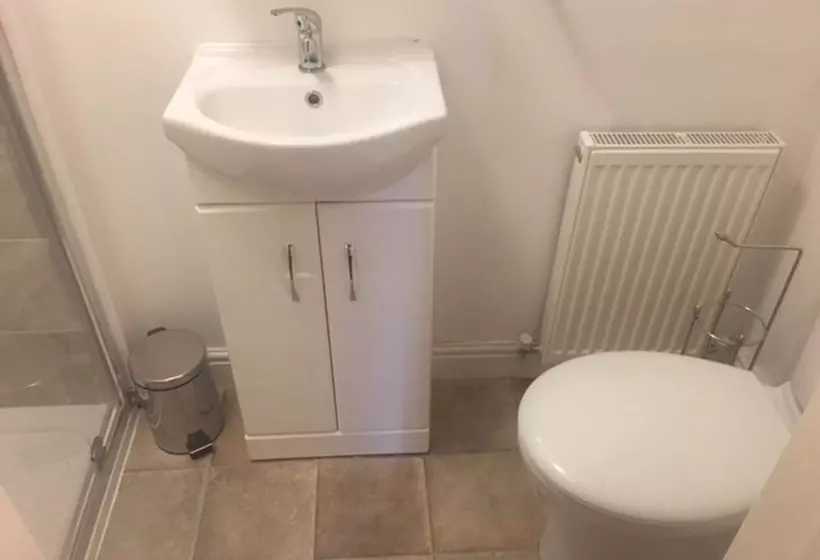 Majatalo Town House @ Richmond St