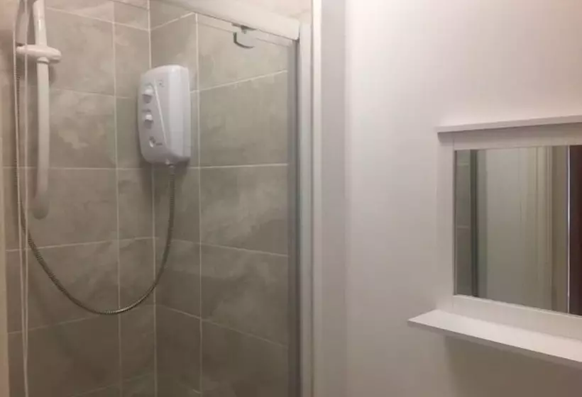 Majatalo Town House @ Richmond St