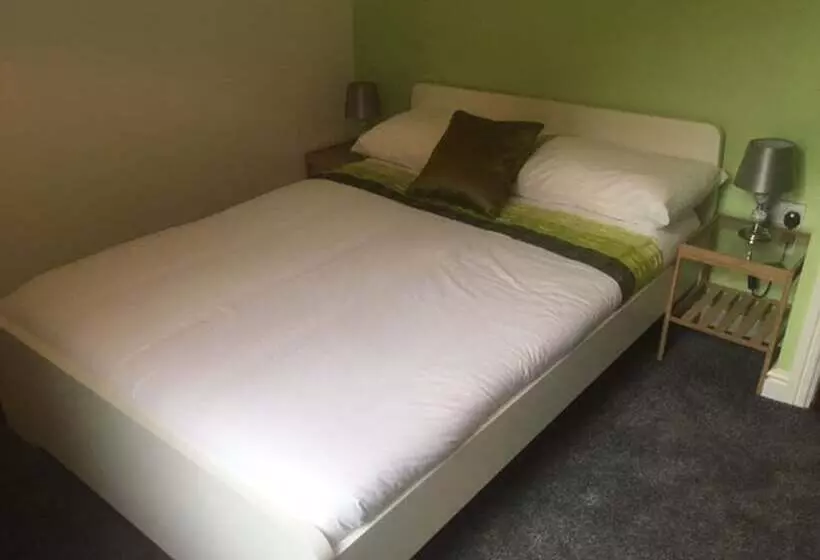 Majatalo Town House @ Richmond St