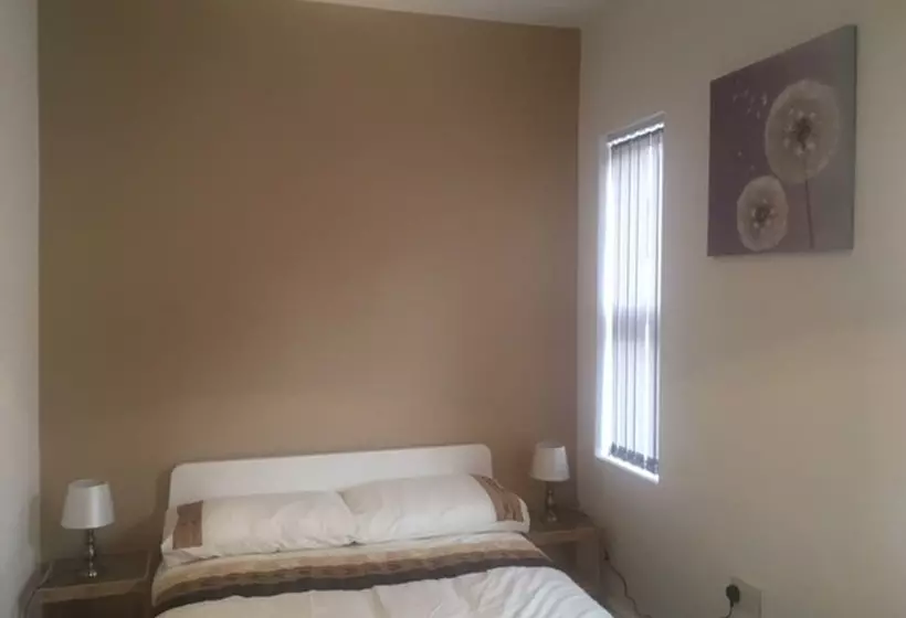 Majatalo Town House @ Richmond St