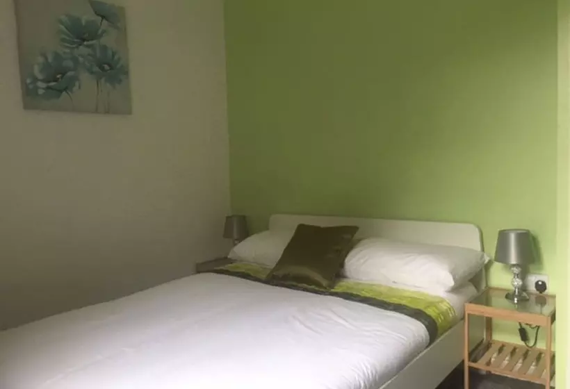 Majatalo Town House @ Richmond St