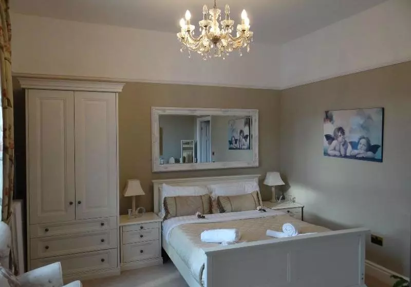 Plas Maenan Country House