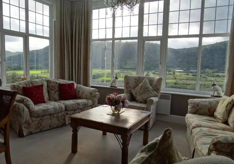 Plas Maenan Country House