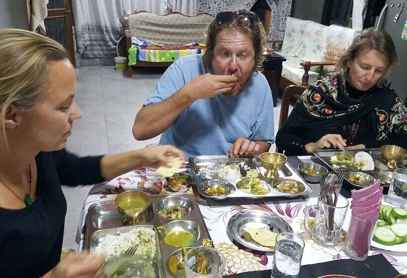 تختخواب و صبحانه Bnb Royal Tourist House