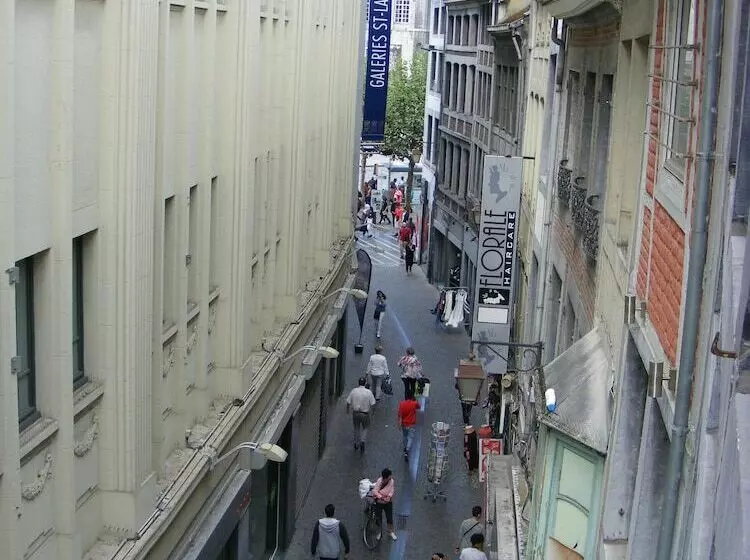 هتل Amosa Liège City Centre Apart Gerardrie 23