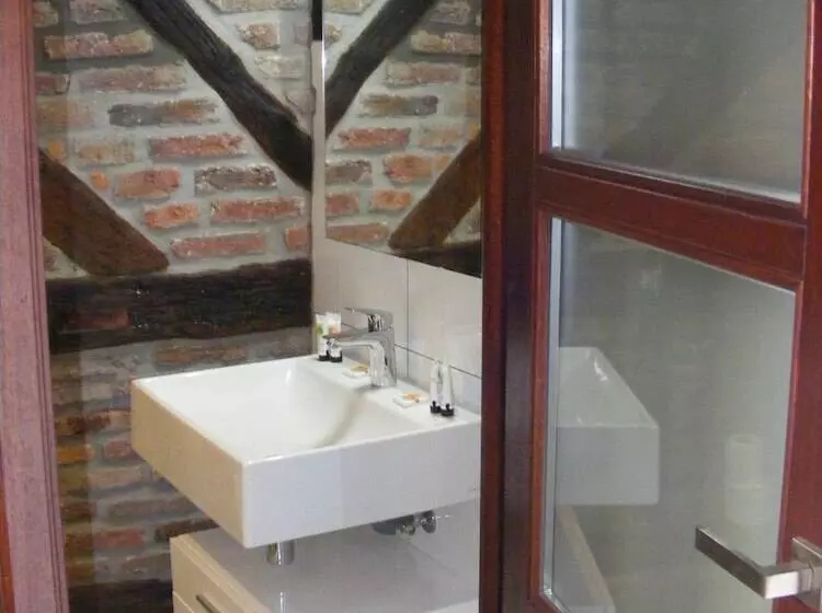 هتل Amosa Liège City Centre Apart Gerardrie 23