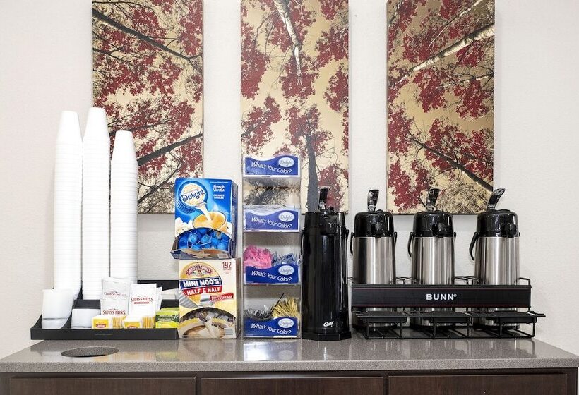 בית מלון כפרי Hometowne Studios By Red Roof Bordentown   Mcguire Afb