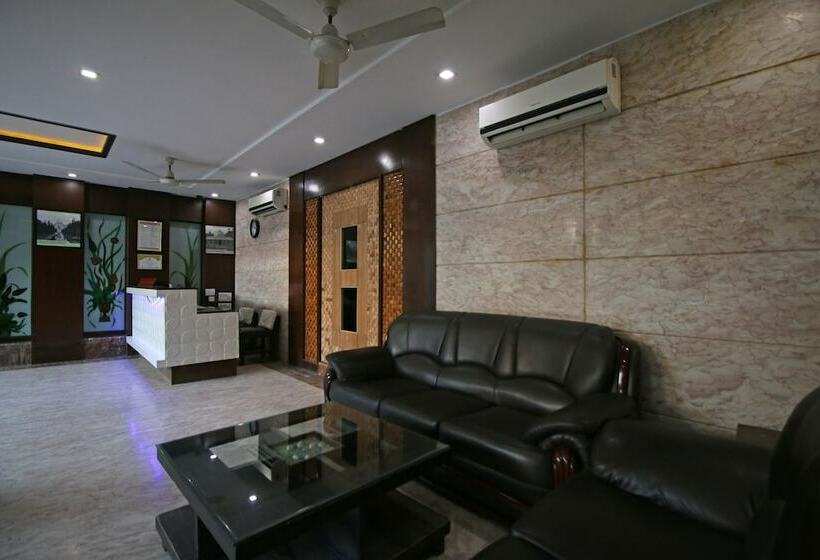 هتل Capital O Taj Castle