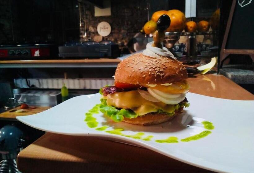 پانسیون Techas City Center Luxurious Suite