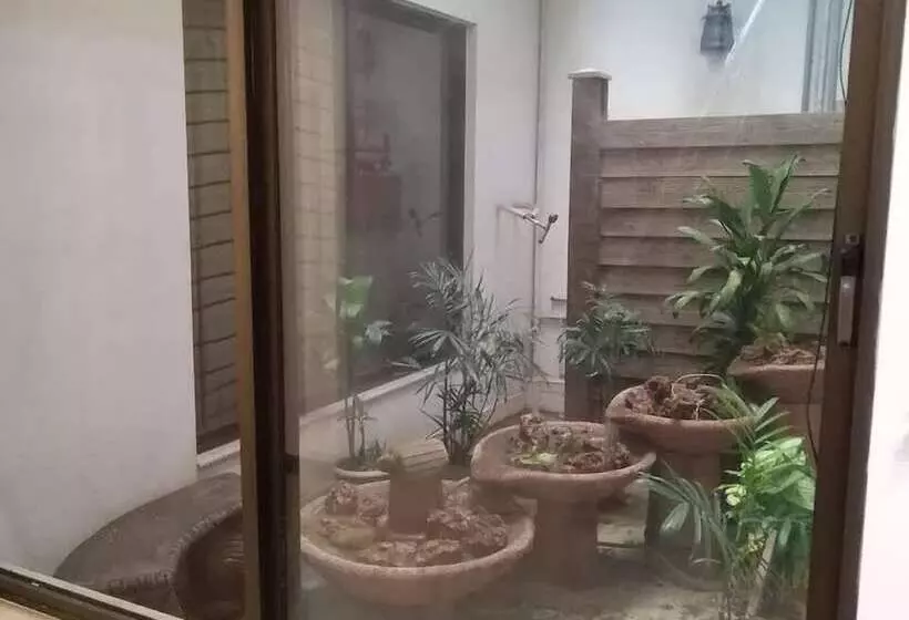 پانسیون Elite Lodge Guest House