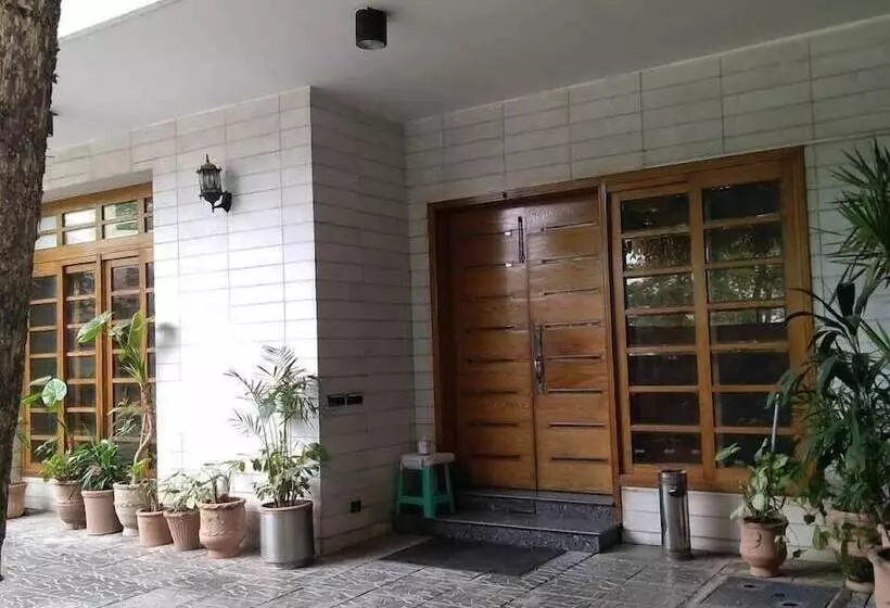 پانسیون Elite Lodge Guest House